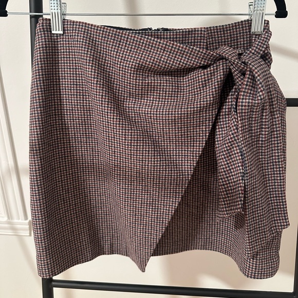 Aritzia Wilfred Wrap-Front Plaid Skirt - Picture 3 of 4